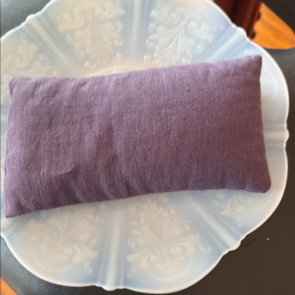 Yoga Organic Linen Forehead Pillow - Picture 2 of 2